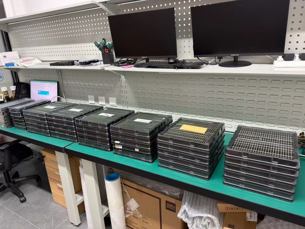 Qingzhi Computer QA bench, server memory and components tested before shipping